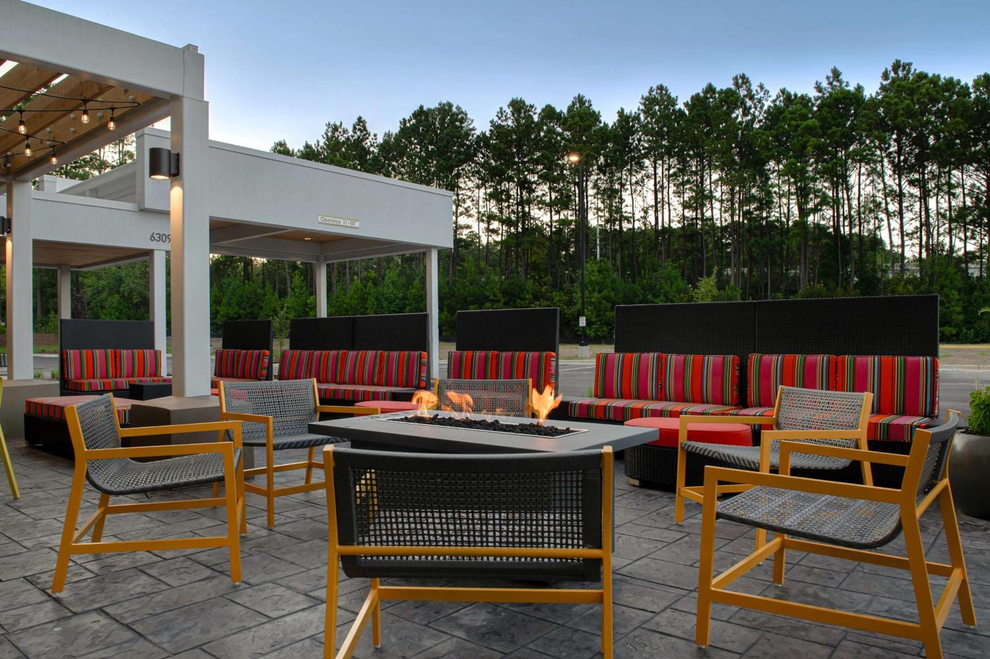 Hotel Home2 By Hilton North Fayetteville