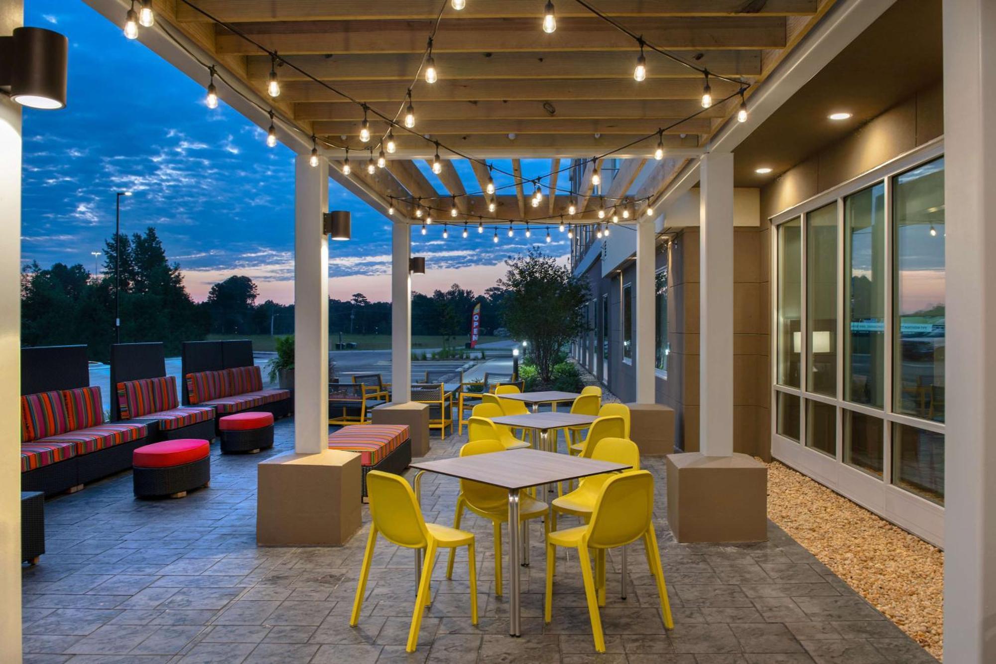 Home2 Suites By Hilton North Hotel