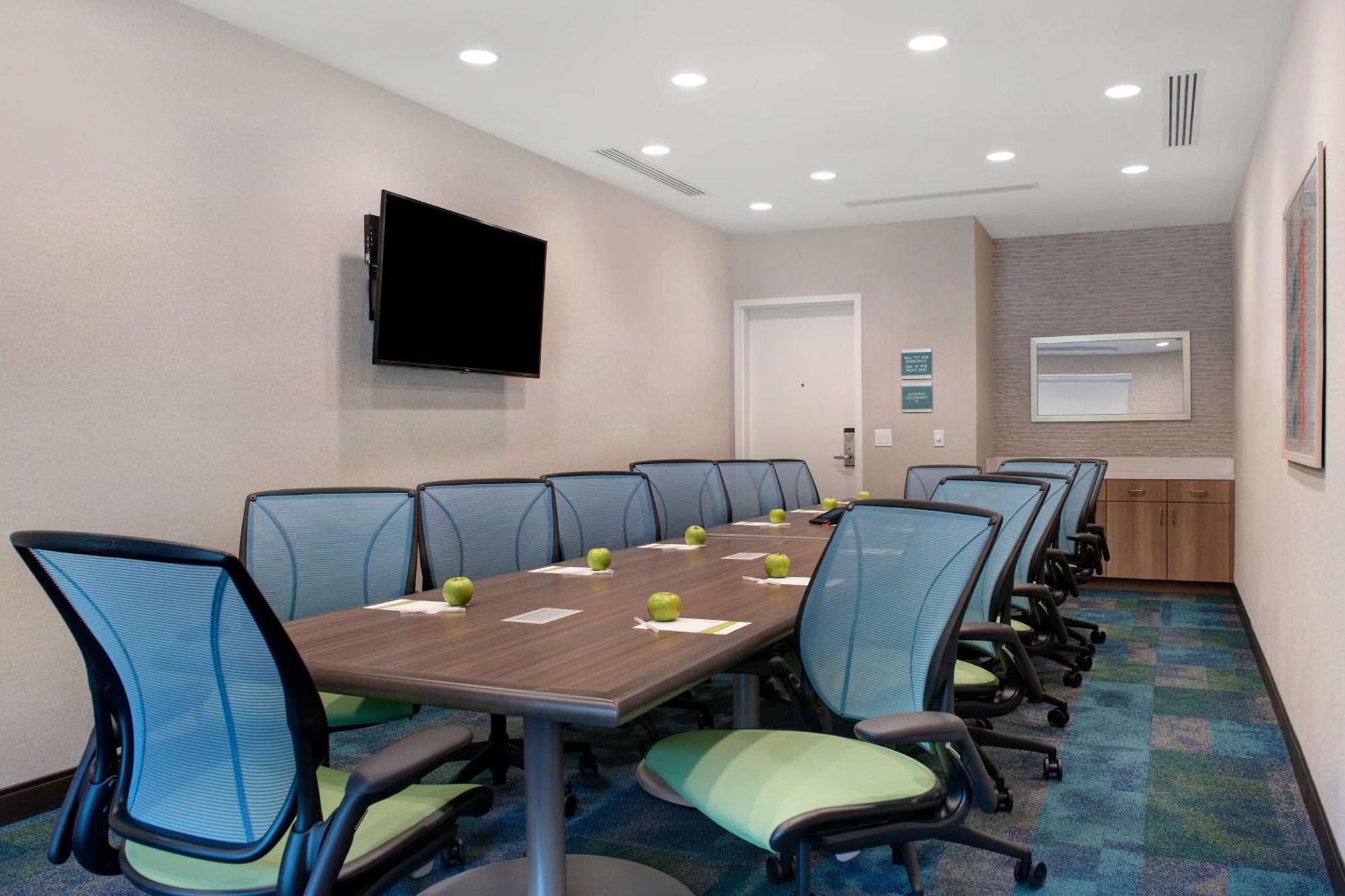 Home2 Suites By Hilton North Hotel 3*